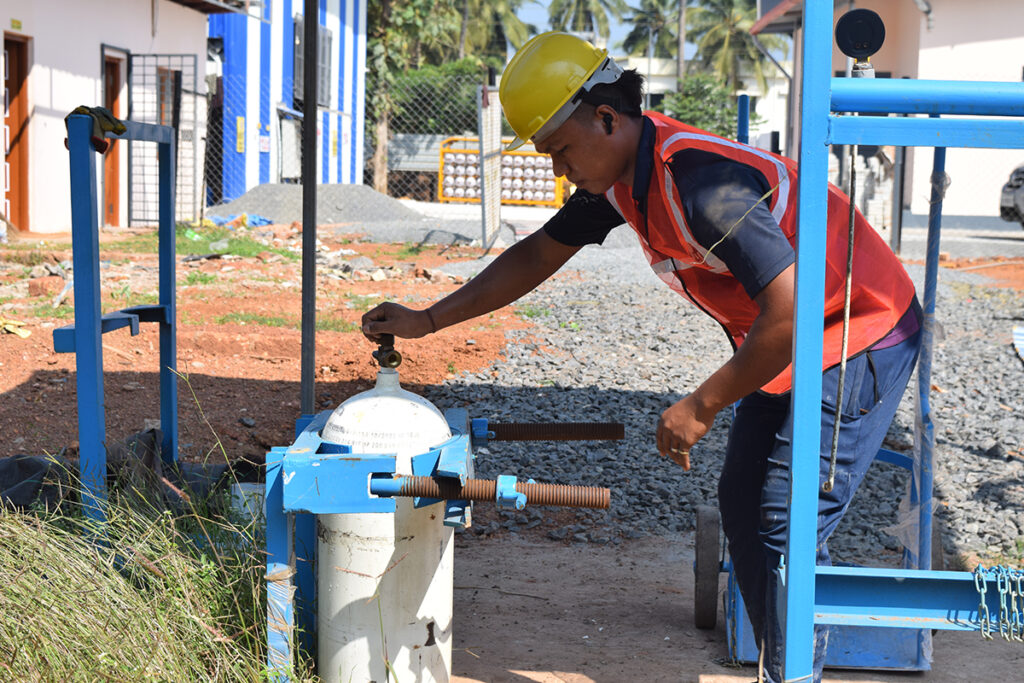 degassing and valve inspection at jilu auto gas
